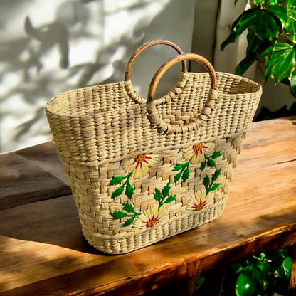 Handwoven Kouna Grass Bag – Eco-friendly tote with floral embroidery, perfect for sustainable fashion, shopping, beach, and summer outings in the UK