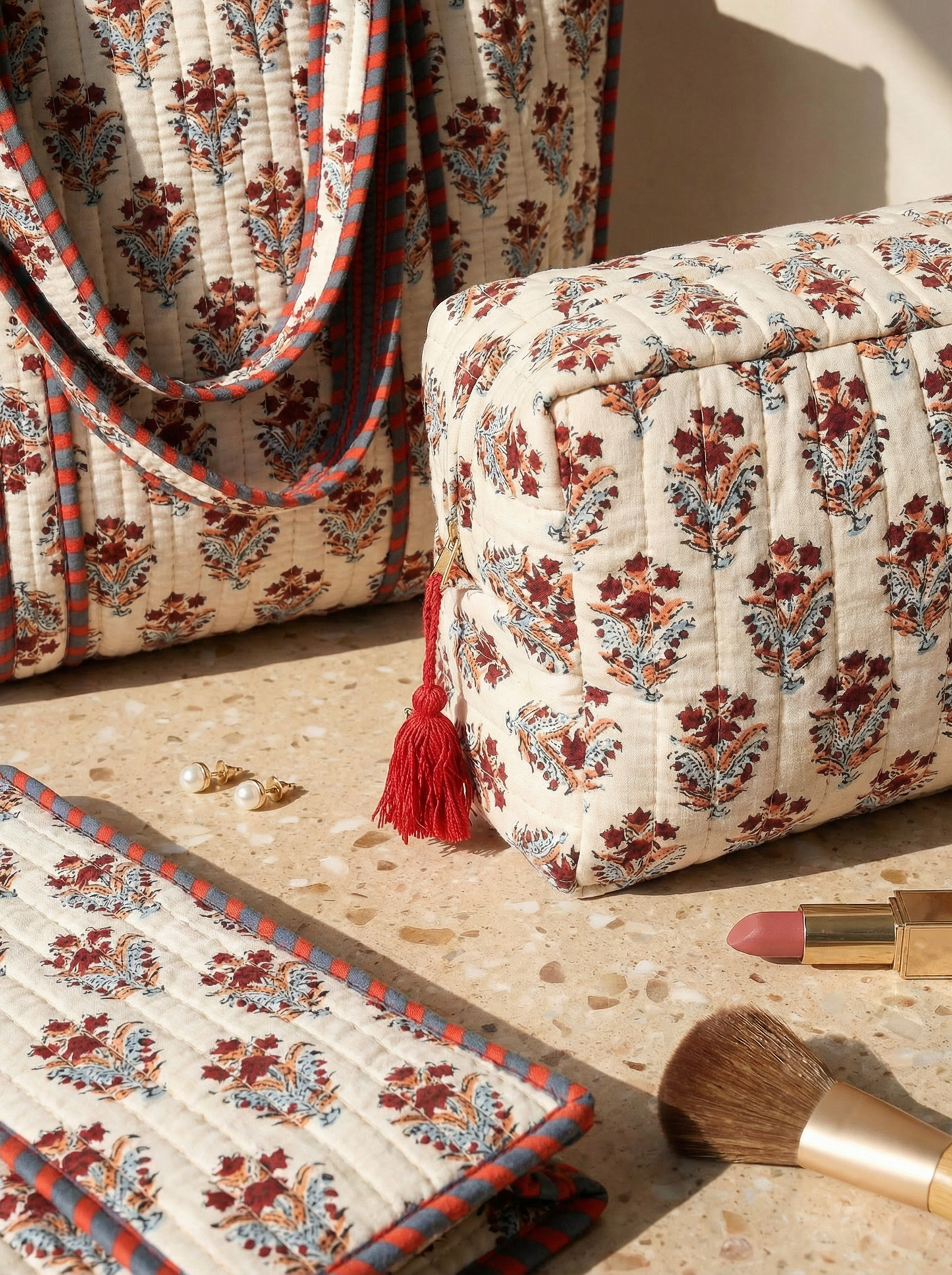 Red Buta Everyday Set