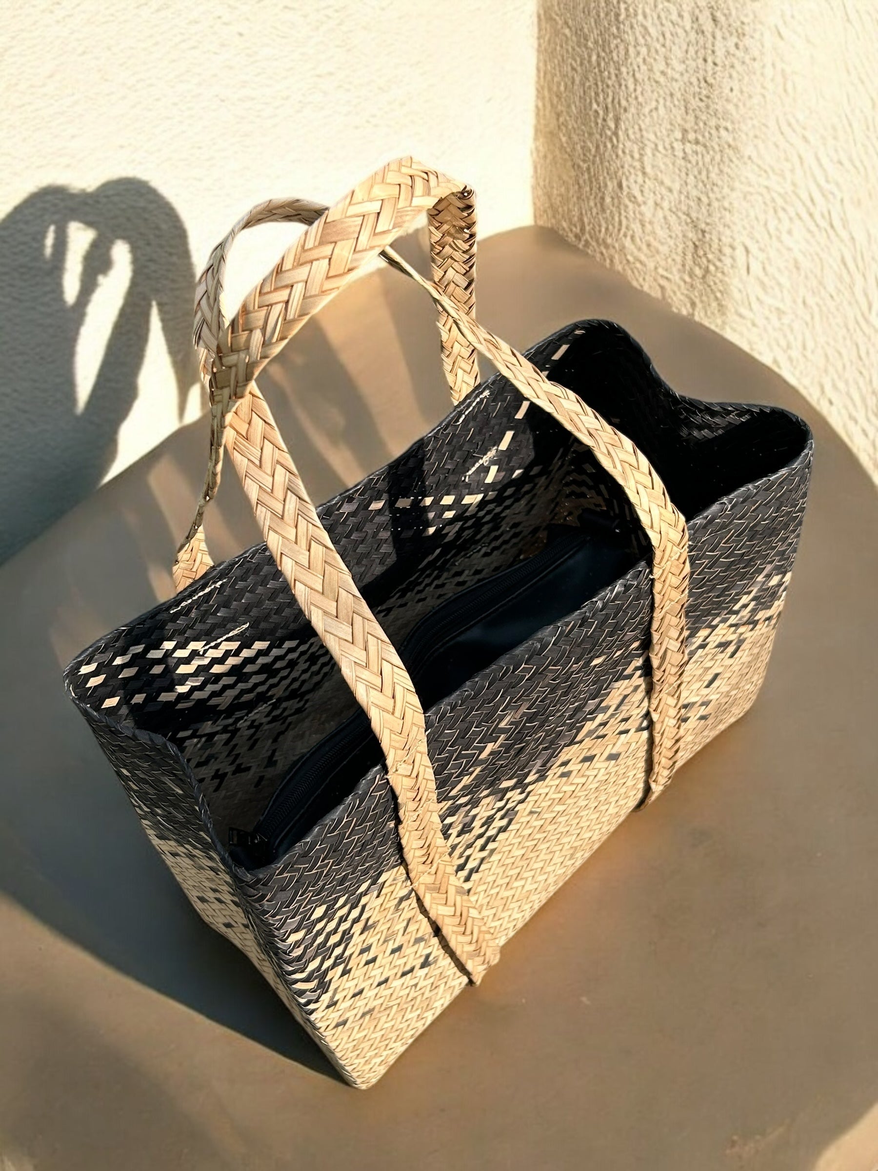 Handwoven water reed shoulder bag – sustainable and eco-friendly tote for women in the UK.