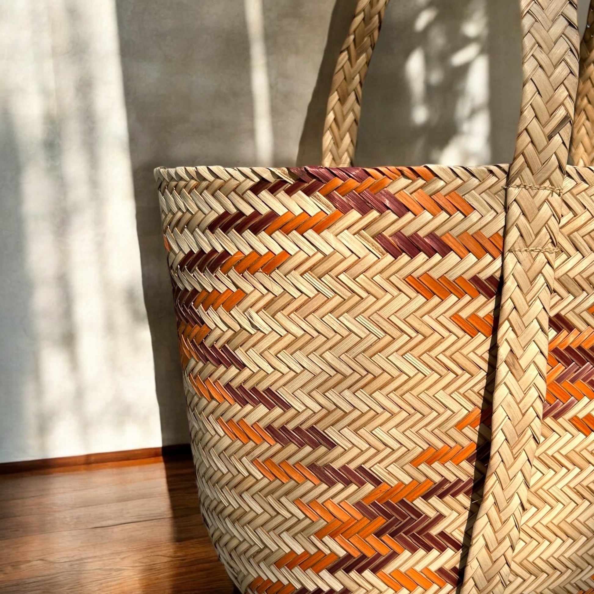 Handwoven water reed shoulder bag – sustainable and eco-friendly tote for women in the UK.